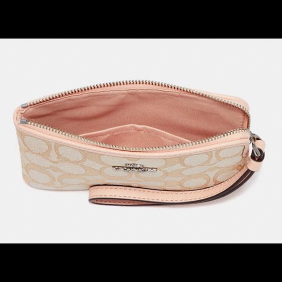 Coach Wristlet In Signature Canvas BRAND NEW - Picture 2 of 2